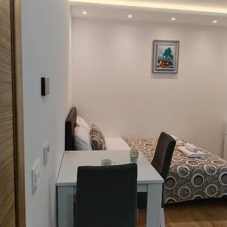 Slavkomana Pino Silvestre Apartamento